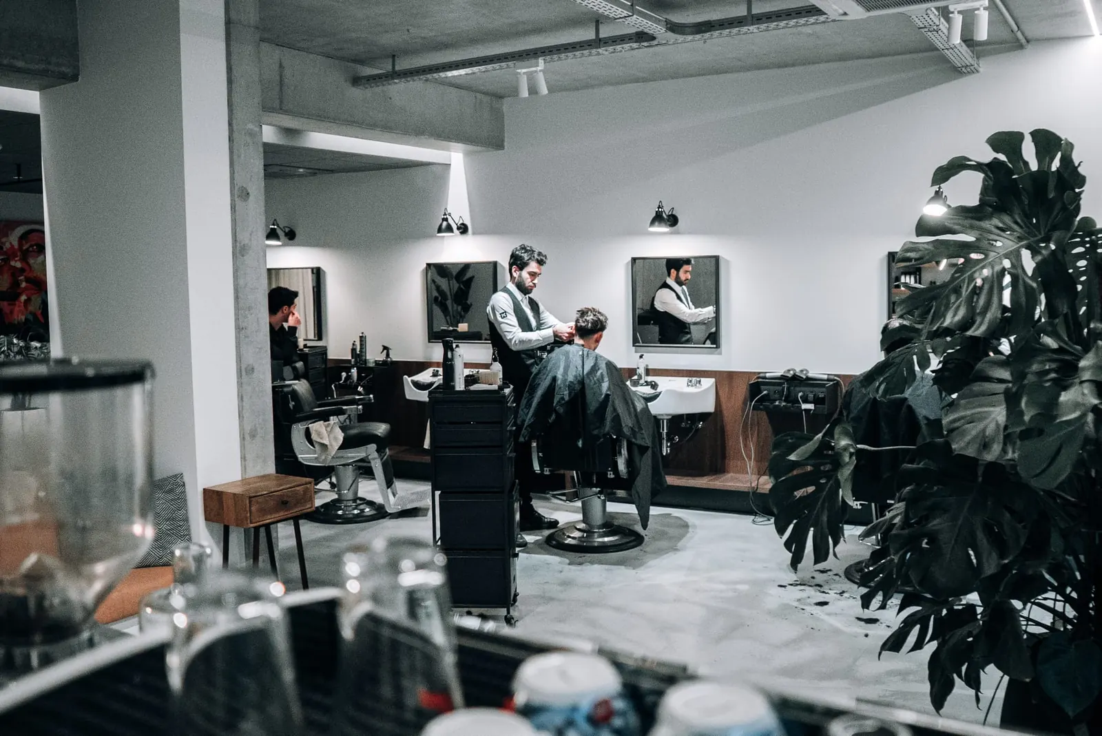 De barbershop met twee stoelen